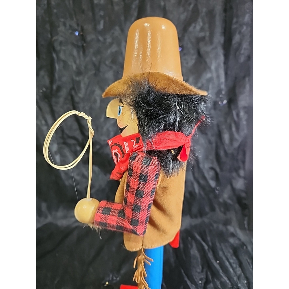 nut cracker of the west ,cowboy with his rope - Picture 5 of 9